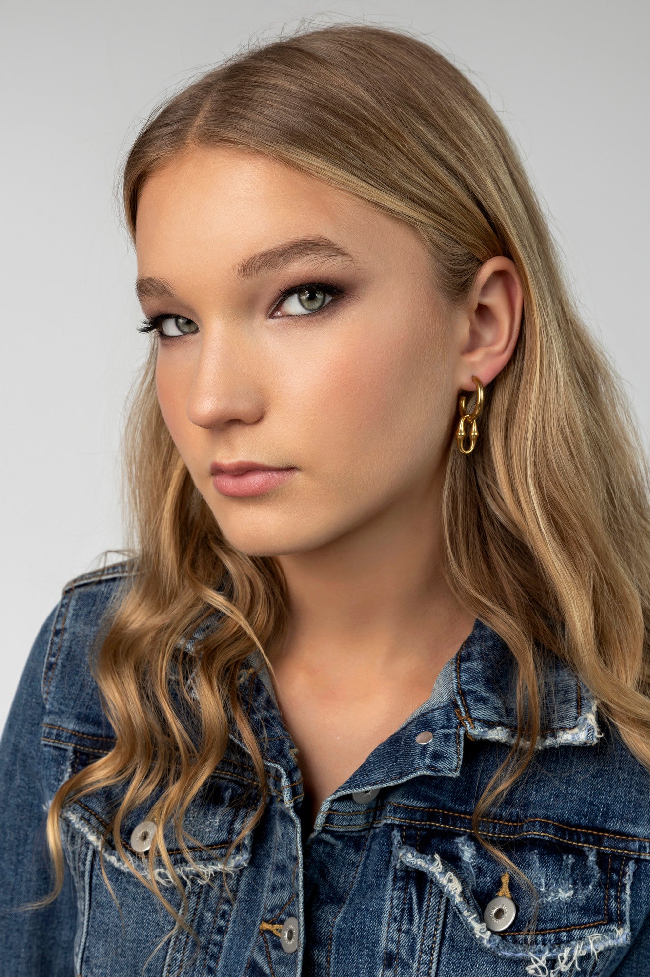 Noiré Gold Earrings