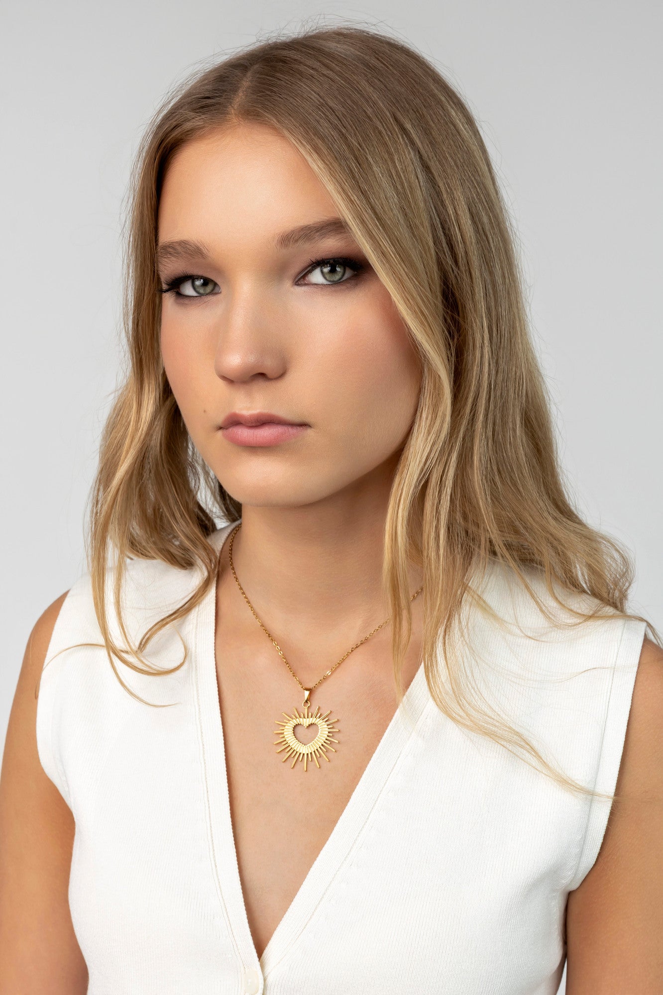 Vérae Gold Necklace